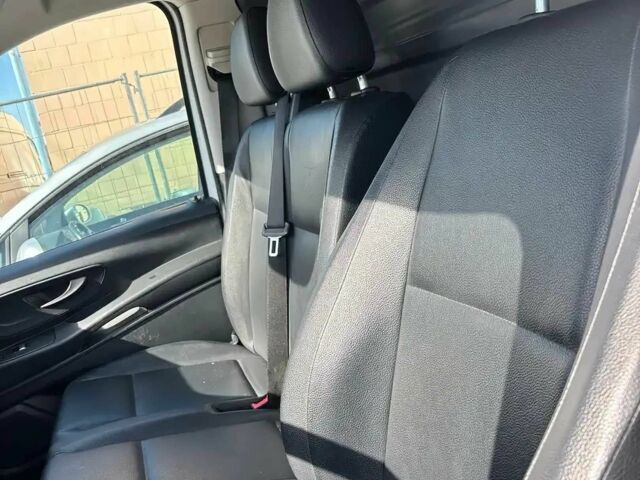 Белый Мерседес Вито, объемом двигателя 1.6 л и пробегом 83 тыс. км за 14700 $, фото 8 на Automoto.ua