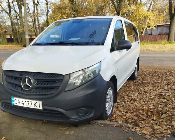 Белый Мерседес Вито, объемом двигателя 2.14 л и пробегом 285 тыс. км за 21500 $, фото 18 на Automoto.ua