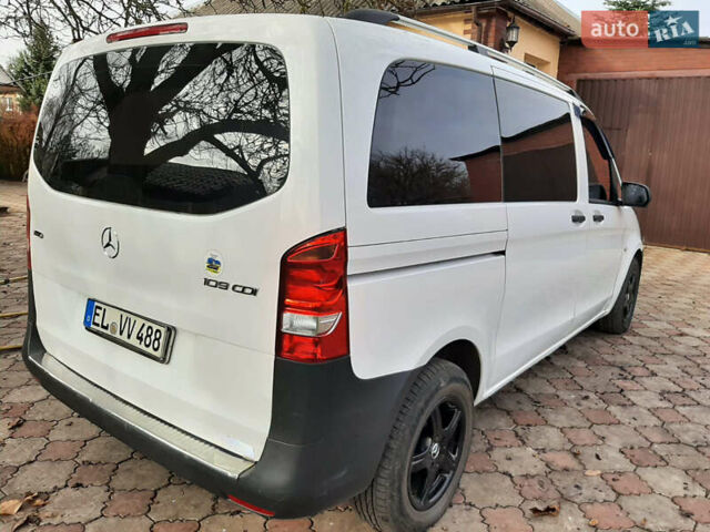 Белый Мерседес Вито, объемом двигателя 1.6 л и пробегом 247 тыс. км за 17500 $, фото 5 на Automoto.ua