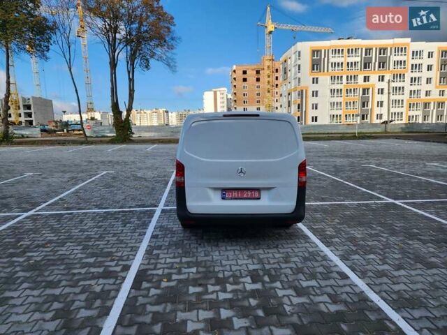 Белый Мерседес Вито, объемом двигателя 2.2 л и пробегом 297 тыс. км за 14300 $, фото 9 на Automoto.ua