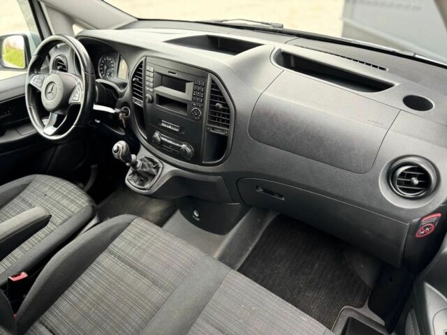 Белый Мерседес Вито, объемом двигателя 1.6 л и пробегом 305 тыс. км за 8800 $, фото 13 на Automoto.ua