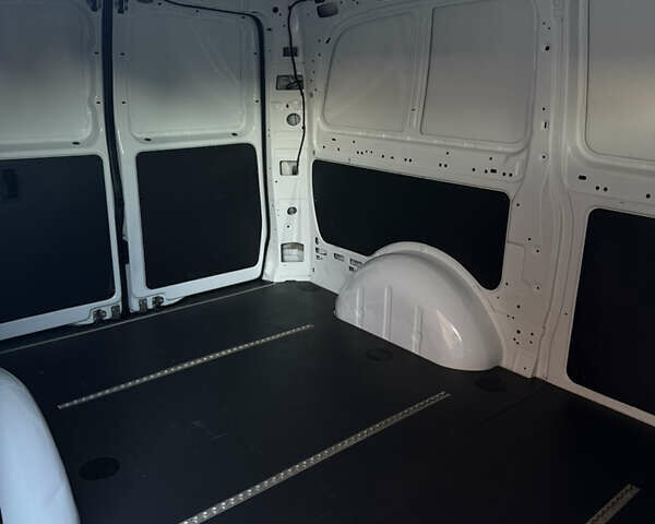Белый Мерседес Вито, объемом двигателя 2.2 л и пробегом 170 тыс. км за 18900 $, фото 23 на Automoto.ua