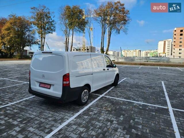 Белый Мерседес Вито, объемом двигателя 2.2 л и пробегом 297 тыс. км за 14300 $, фото 6 на Automoto.ua