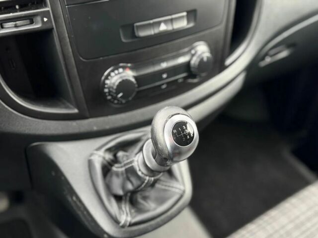 Белый Мерседес Вито, объемом двигателя 1.6 л и пробегом 305 тыс. км за 8800 $, фото 8 на Automoto.ua