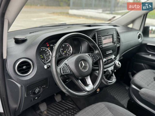 Белый Мерседес Вито, объемом двигателя 1.6 л и пробегом 117 тыс. км за 23500 $, фото 20 на Automoto.ua