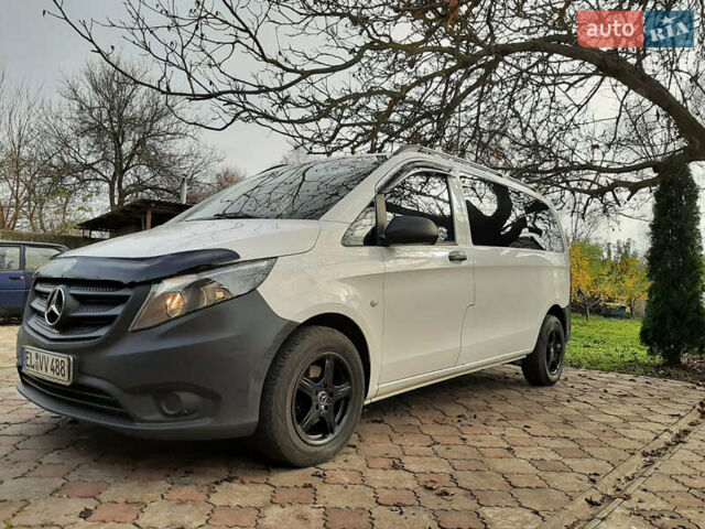Белый Мерседес Вито, объемом двигателя 1.6 л и пробегом 247 тыс. км за 17500 $, фото 1 на Automoto.ua