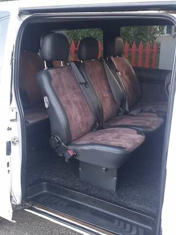 Белый Мерседес Вито, объемом двигателя 2.14 л и пробегом 300 тыс. км за 16500 $, фото 4 на Automoto.ua