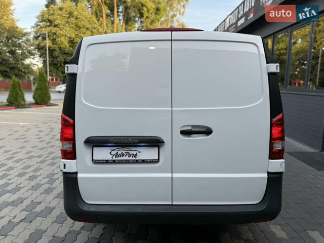 Белый Мерседес Вито, объемом двигателя 2.14 л и пробегом 464 тыс. км за 14990 $, фото 6 на Automoto.ua