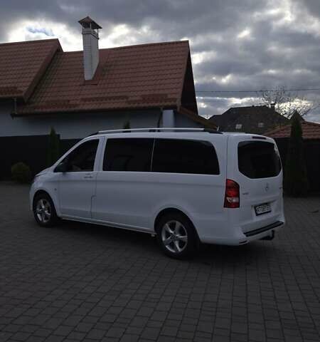 Белый Мерседес Вито, объемом двигателя 2.14 л и пробегом 254 тыс. км за 22204 $, фото 2 на Automoto.ua