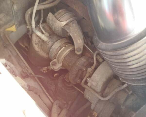 Белый Мерседес Вито, объемом двигателя 2.14 л и пробегом 285 тыс. км за 21500 $, фото 10 на Automoto.ua