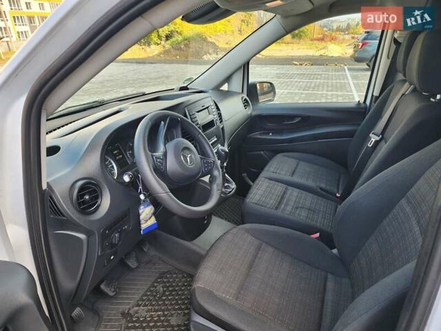 Белый Мерседес Вито, объемом двигателя 2.2 л и пробегом 297 тыс. км за 14300 $, фото 17 на Automoto.ua