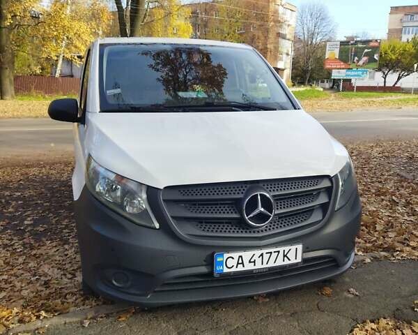 Белый Мерседес Вито, объемом двигателя 2.14 л и пробегом 285 тыс. км за 21500 $, фото 17 на Automoto.ua