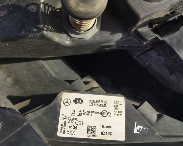 Белый Мерседес Вито, объемом двигателя 2.14 л и пробегом 285 тыс. км за 21500 $, фото 25 на Automoto.ua