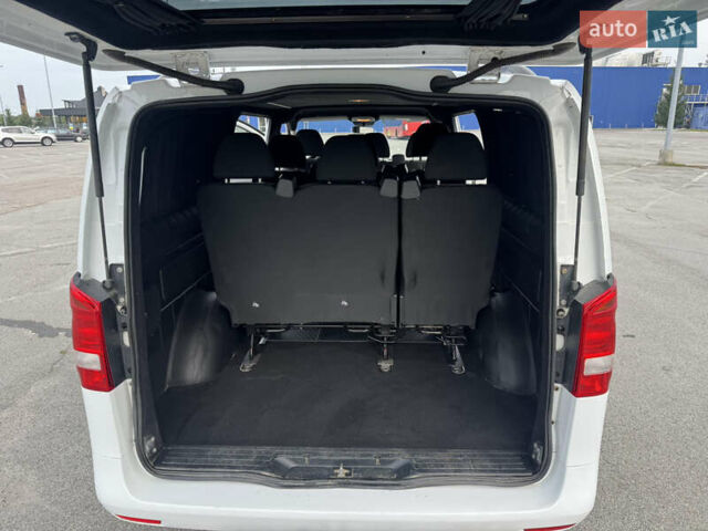 Белый Мерседес Вито, объемом двигателя 2.2 л и пробегом 232 тыс. км за 17800 $, фото 18 на Automoto.ua