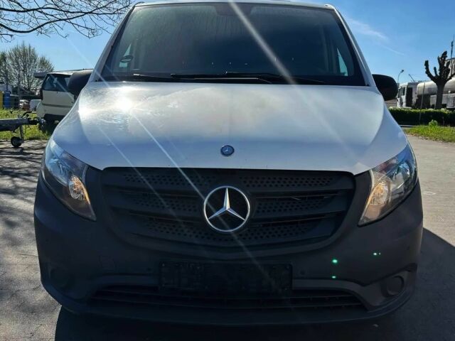 Белый Мерседес Вито, объемом двигателя 1.6 л и пробегом 83 тыс. км за 14700 $, фото 1 на Automoto.ua