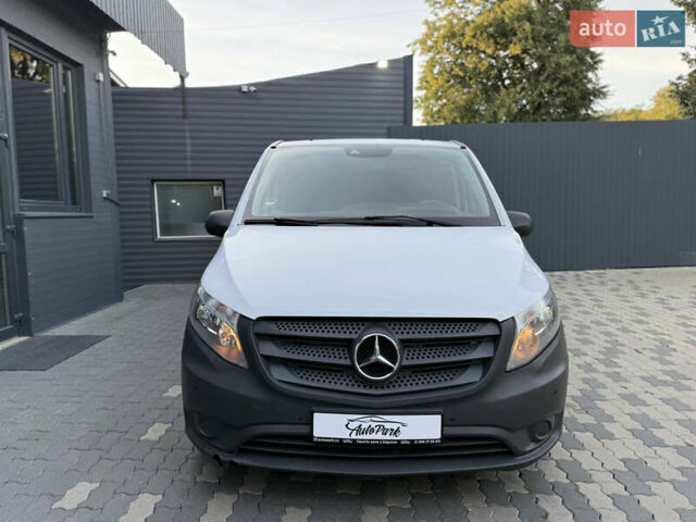 Белый Мерседес Вито, объемом двигателя 2.14 л и пробегом 464 тыс. км за 14990 $, фото 2 на Automoto.ua