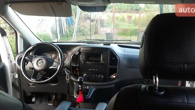 Белый Мерседес Вито, объемом двигателя 2.14 л и пробегом 300 тыс. км за 16500 $, фото 11 на Automoto.ua