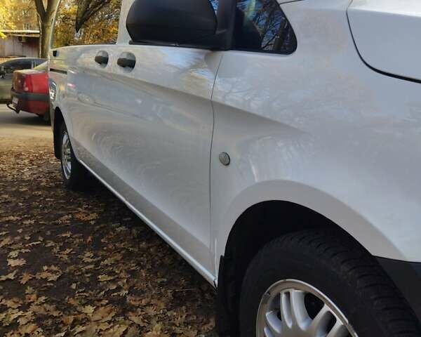 Белый Мерседес Вито, объемом двигателя 2.14 л и пробегом 285 тыс. км за 21500 $, фото 27 на Automoto.ua