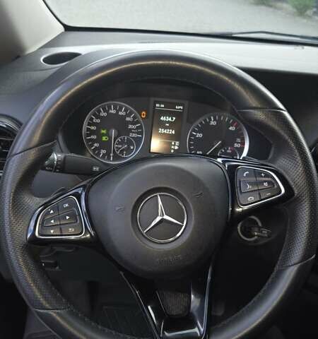 Белый Мерседес Вито, объемом двигателя 2.14 л и пробегом 254 тыс. км за 22204 $, фото 25 на Automoto.ua