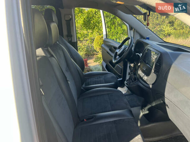 Белый Мерседес Вито, объемом двигателя 1.6 л и пробегом 250 тыс. км за 17000 $, фото 5 на Automoto.ua