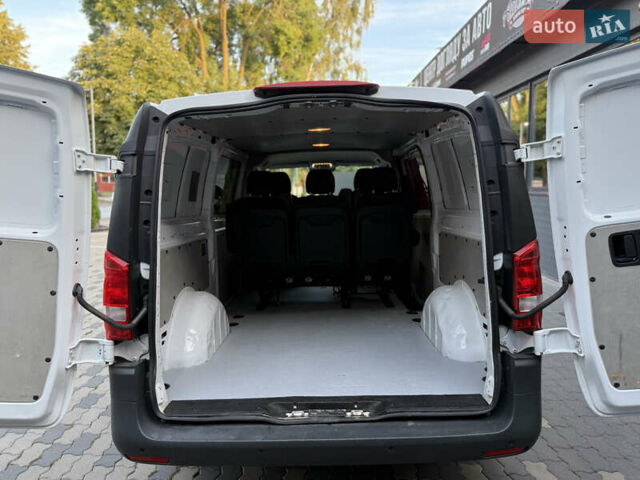 Белый Мерседес Вито, объемом двигателя 2.14 л и пробегом 464 тыс. км за 14990 $, фото 17 на Automoto.ua