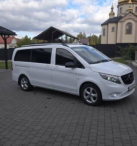 Белый Мерседес Вито, объемом двигателя 2.14 л и пробегом 254 тыс. км за 22204 $, фото 5 на Automoto.ua