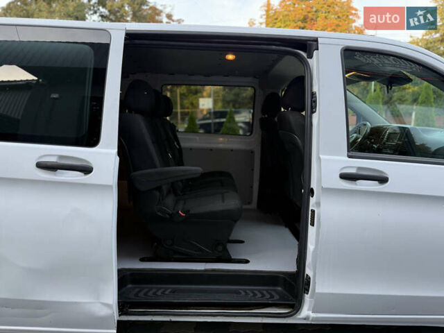 Белый Мерседес Вито, объемом двигателя 2.14 л и пробегом 464 тыс. км за 14990 $, фото 18 на Automoto.ua