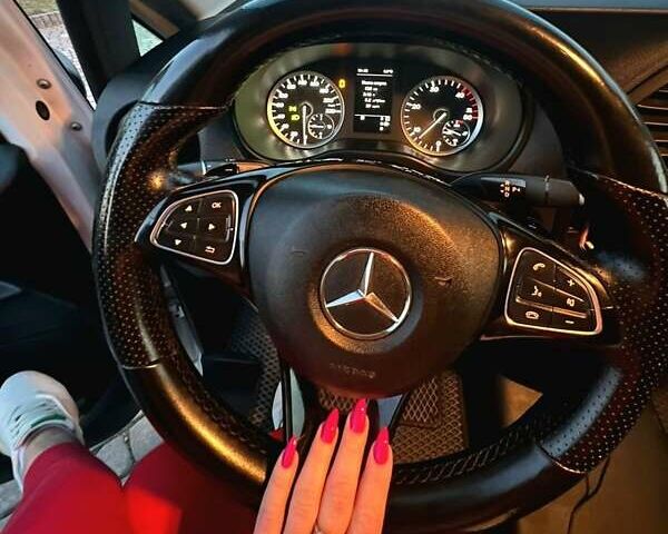 Белый Мерседес Вито, объемом двигателя 2.1 л и пробегом 390 тыс. км за 21000 $, фото 19 на Automoto.ua