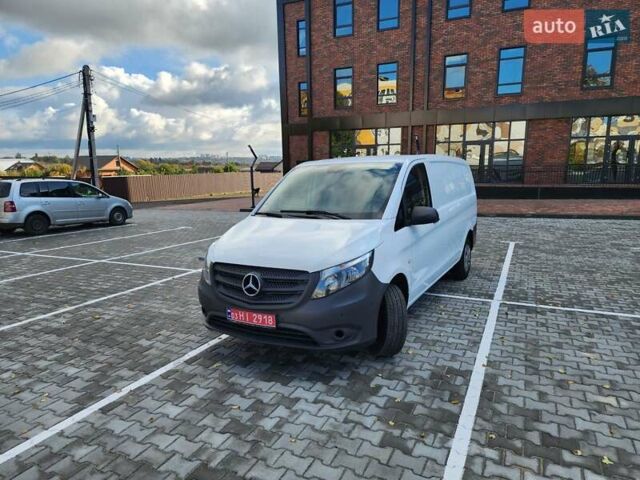 Белый Мерседес Вито, объемом двигателя 2.2 л и пробегом 297 тыс. км за 14300 $, фото 8 на Automoto.ua