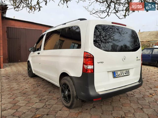 Белый Мерседес Вито, объемом двигателя 1.6 л и пробегом 247 тыс. км за 17500 $, фото 3 на Automoto.ua