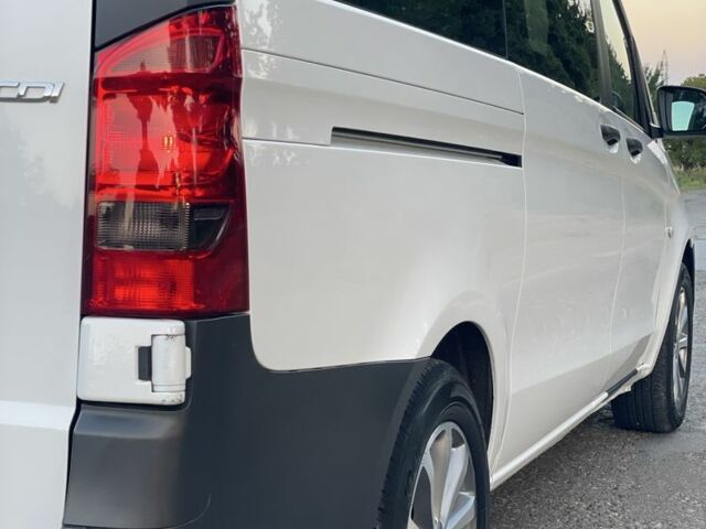 Білий Мерседес Віто, об'ємом двигуна 2.1 л та пробігом 230 тис. км за 18000 $, фото 7 на Automoto.ua