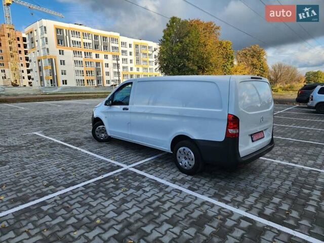 Белый Мерседес Вито, объемом двигателя 2.2 л и пробегом 297 тыс. км за 14300 $, фото 5 на Automoto.ua