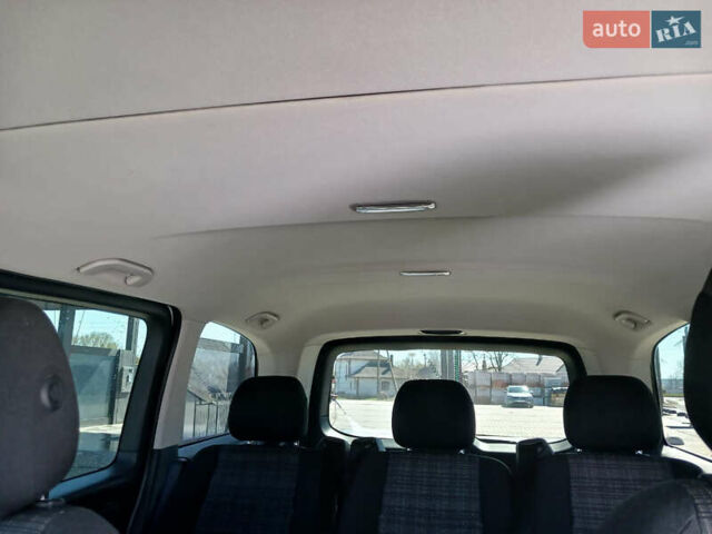 Белый Мерседес Вито, объемом двигателя 2.14 л и пробегом 172 тыс. км за 22500 $, фото 15 на Automoto.ua