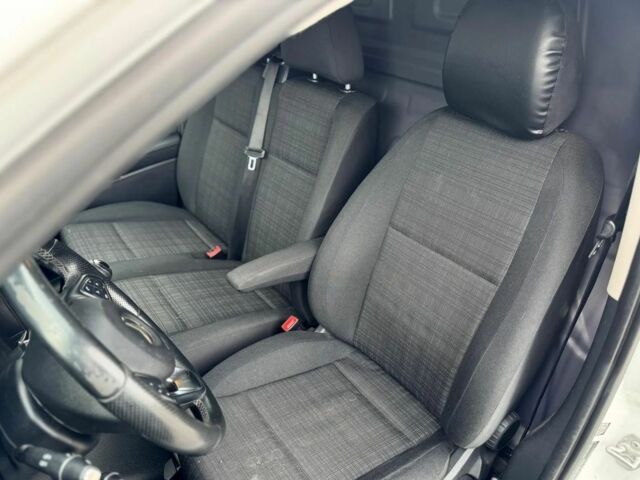 Белый Мерседес Вито, объемом двигателя 1.6 л и пробегом 305 тыс. км за 8800 $, фото 11 на Automoto.ua