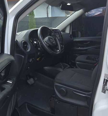 Белый Мерседес Вито, объемом двигателя 2.14 л и пробегом 254 тыс. км за 22204 $, фото 15 на Automoto.ua