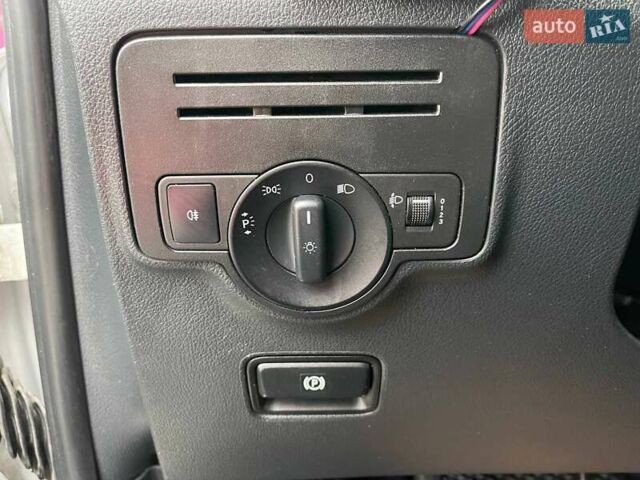 Белый Мерседес Вито, объемом двигателя 1.6 л и пробегом 244 тыс. км за 14490 $, фото 11 на Automoto.ua