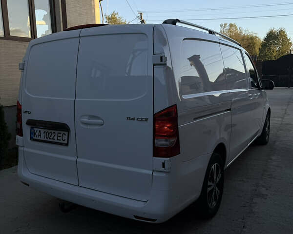 Белый Мерседес Вито, объемом двигателя 2.2 л и пробегом 170 тыс. км за 18900 $, фото 5 на Automoto.ua