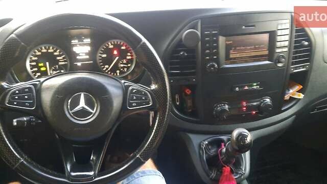 Белый Мерседес Вито, объемом двигателя 2.14 л и пробегом 300 тыс. км за 16500 $, фото 9 на Automoto.ua