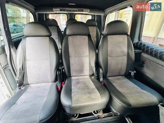 Белый Мерседес Вито, объемом двигателя 1.6 л и пробегом 250 тыс. км за 13000 $, фото 7 на Automoto.ua