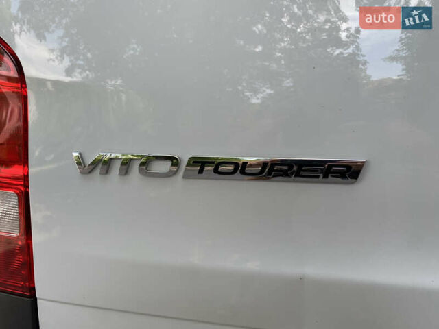 Белый Мерседес Вито, объемом двигателя 2.2 л и пробегом 275 тыс. км за 19900 $, фото 31 на Automoto.ua