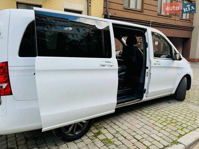 Белый Мерседес Вито, объемом двигателя 1.6 л и пробегом 250 тыс. км за 13000 $, фото 1 на Automoto.ua