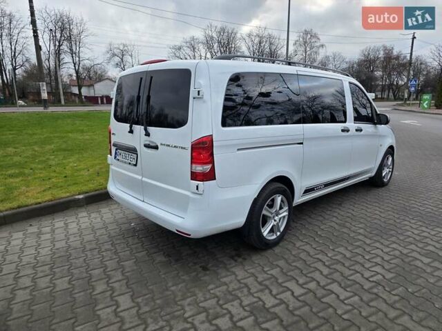 Белый Мерседес Вито, объемом двигателя 2.2 л и пробегом 242 тыс. км за 16777 $, фото 7 на Automoto.ua
