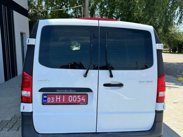 Білий Мерседес Віто, об'ємом двигуна 2.2 л та пробігом 246 тис. км за 16832 $, фото 2 на Automoto.ua