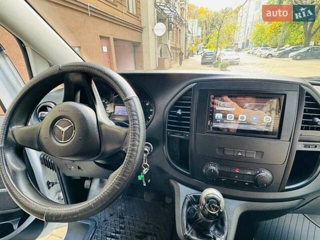 Белый Мерседес Вито, объемом двигателя 1.6 л и пробегом 250 тыс. км за 13000 $, фото 9 на Automoto.ua