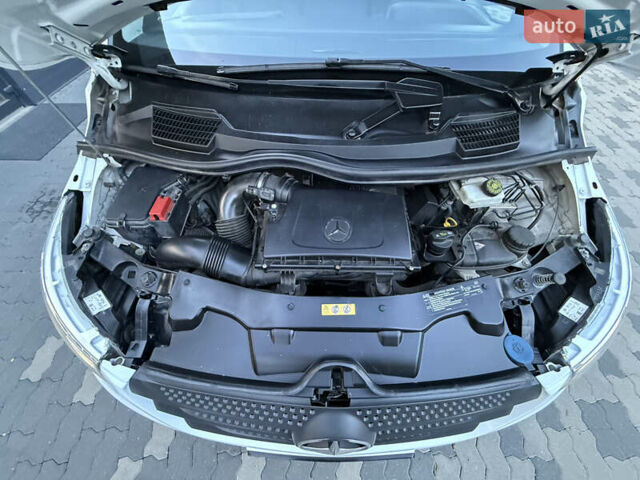 Белый Мерседес Вито, объемом двигателя 2.14 л и пробегом 265 тыс. км за 23800 $, фото 26 на Automoto.ua