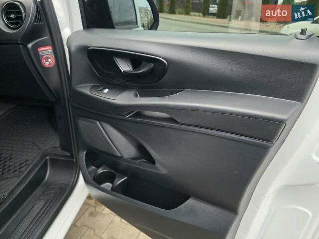 Белый Мерседес Вито, объемом двигателя 2.2 л и пробегом 242 тыс. км за 16777 $, фото 15 на Automoto.ua