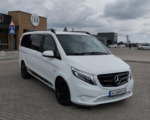 Белый Мерседес Вито, объемом двигателя 2.2 л и пробегом 285 тыс. км за 22000 $, фото 1 на Automoto.ua