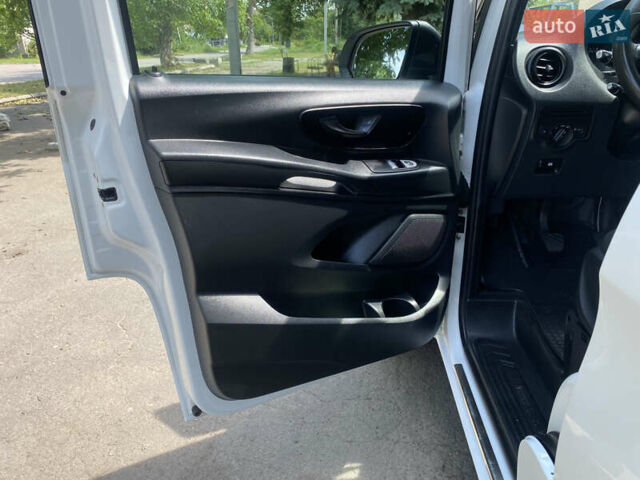 Мерседес Вито 2016 в Умани на Automoto.ua Белый Мерседес Вито, объемом двигателя 2.14 л и пробегом 272 тыс. км за 20900 $, фото 21 на Automoto.ua