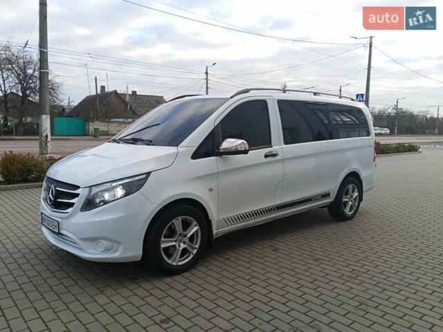 Белый Мерседес Вито, объемом двигателя 2.14 л и пробегом 242 тыс. км за 17900 $, фото 4 на Automoto.ua