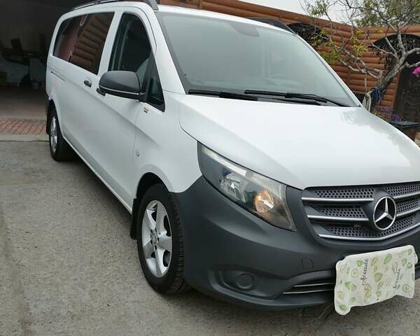 Белый Мерседес Вито, объемом двигателя 2.14 л и пробегом 295 тыс. км за 21500 $, фото 31 на Automoto.ua